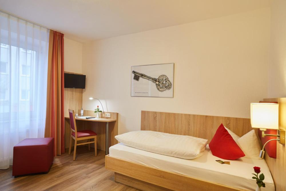 Standard Plus Zimmer Hotel Velbert – Bild 2